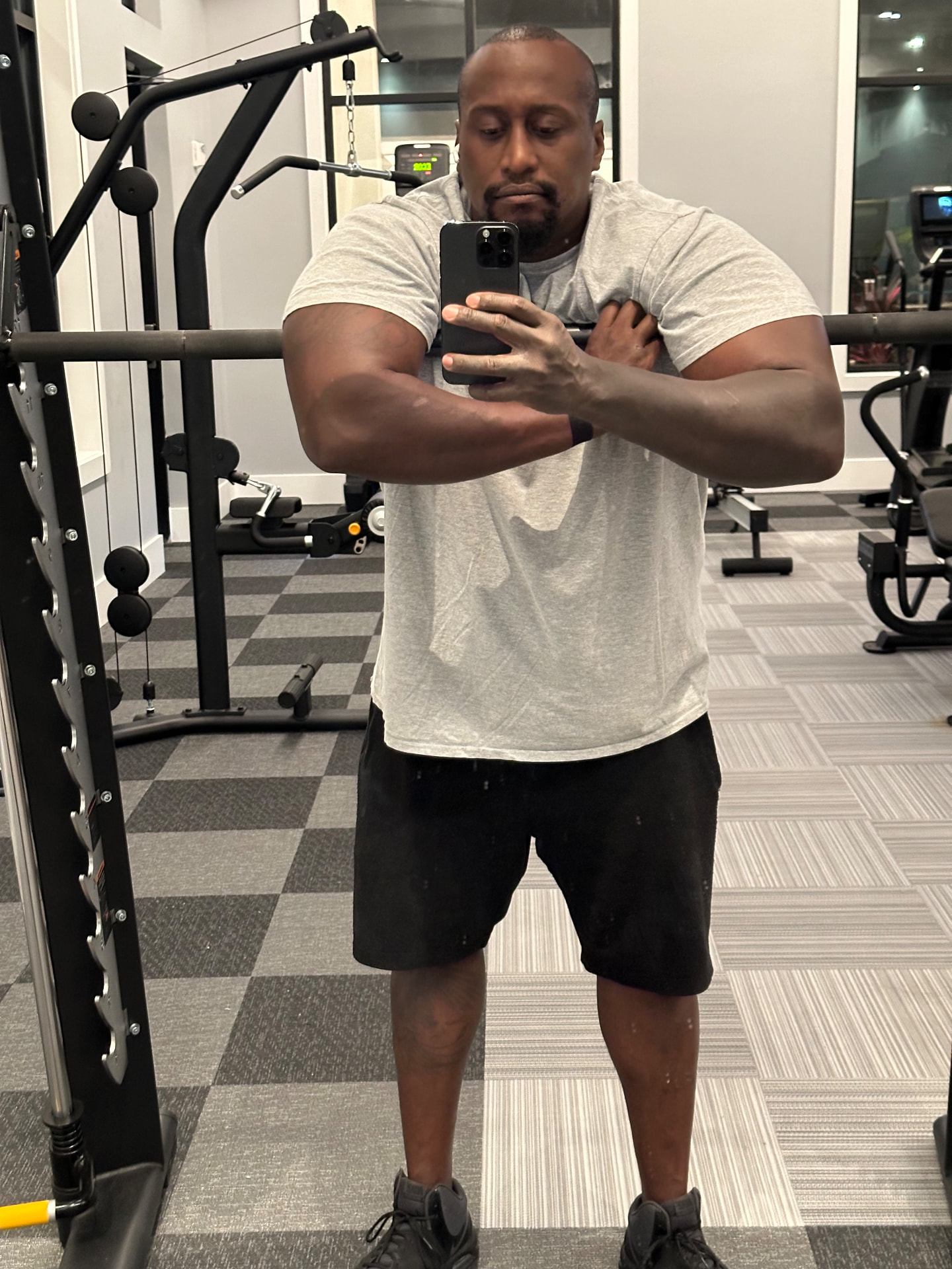 Founder training in the gym